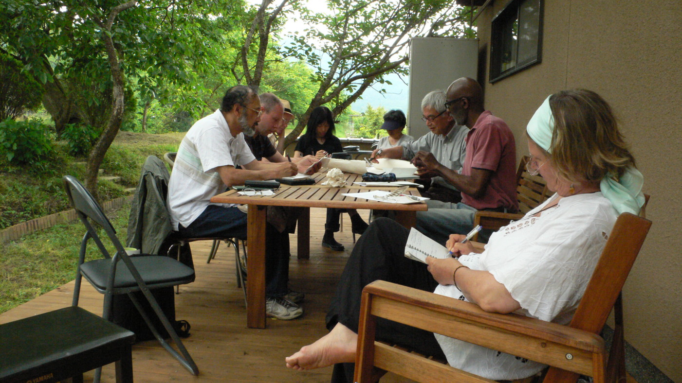 Composing a linked verse from haiku written on a 2010 ginko in Ohara, Kyoto